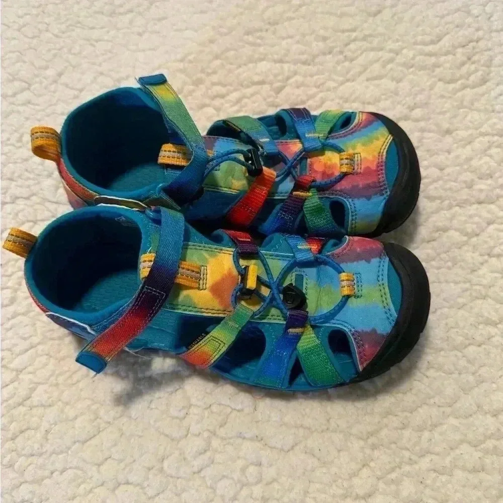 Tie dye Keen sandals 🌈 Size 5